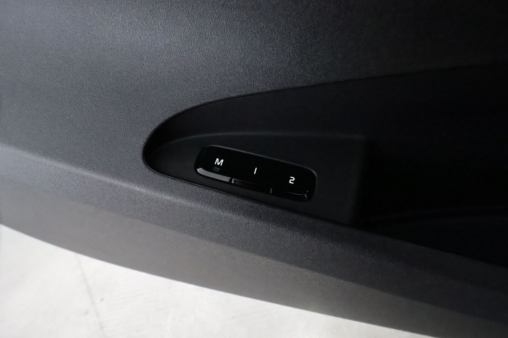 POLESTAR 2 2022 Long Range AWD 78kWh **H&K / PIlot&Plus / Muistipenkki / Lämpöpumppu / Adapt.vakkari / Lasikatto / Koukku / 360** - 3,99 % KORKOTARJOUS TÄHÄN AUTOON - Akku kuntotarkastettu / Merkkihuollettu / Ratinlämmitin / WeaveTech-verhoilu / Pixel LED