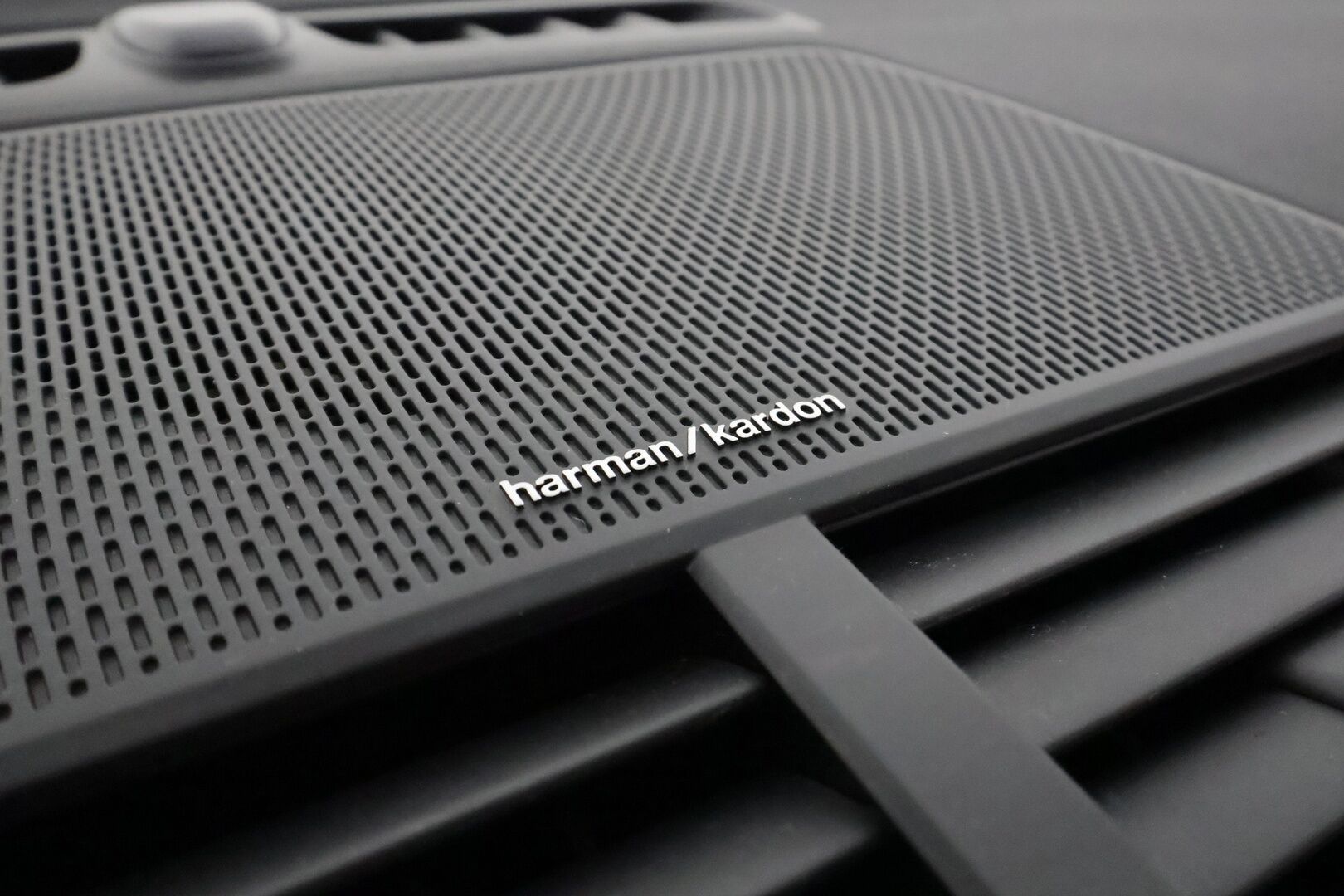 POLESTAR 2 2021 Long Range Dual Motor **Pilot&Plus / Vaalea Nahkasisusta / Ilmastoidut istuimet / H&K / Lasikatto / Muistipenkki / 360 kamera / Pixel LED** - 3,99 % KORKOTARJOUS TÄHÄN AUTOON - 2x Latauskaapelit