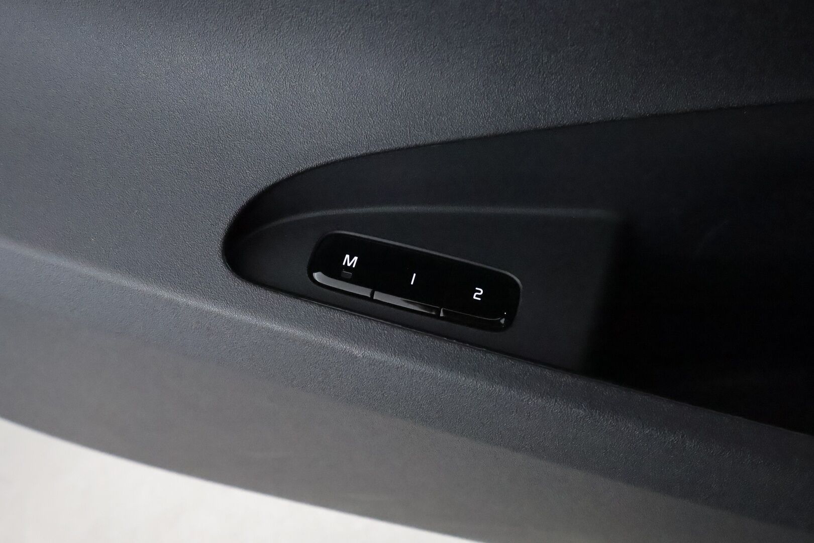 POLESTAR 2 2021 Long Range Dual Motor **Pilot&Plus / Vaalea Nahkasisusta / Ilmastoidut istuimet / H&K / Lasikatto / Muistipenkki / 360 kamera / Pixel LED** - 3,99 % KORKOTARJOUS TÄHÄN AUTOON - 2x Latauskaapelit