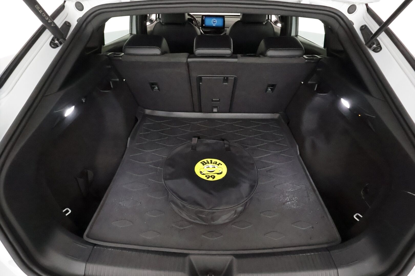 VOLKSWAGEN ID.5 2022 Pro Performance 150 kW, akku 77 kWh **Adapt.vakkari / Lämpöpumppu / P.kamera / Koukku / Digimittaristo** - 3,99 % KORKOTARJOUS TÄHÄN AUTOON - Akku kuntotarkastettu! / Kahdet renkaat aluvanteilla