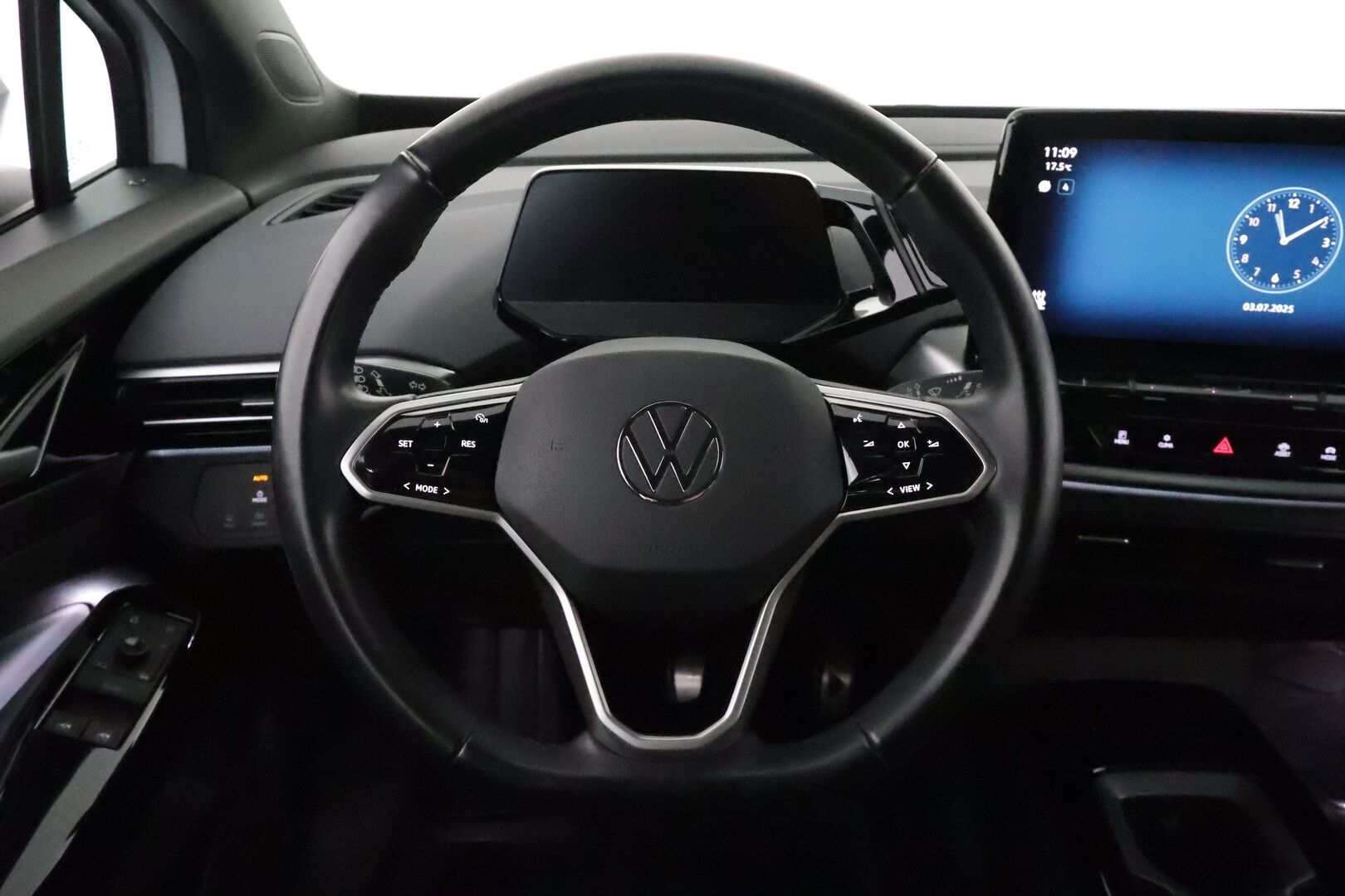 VOLKSWAGEN ID.5 2022 Pro Performance 150 kW, akku 77 kWh **Adapt.vakkari / Lämpöpumppu / P.kamera / Koukku / Digimittaristo** - 3,99 % KORKOTARJOUS TÄHÄN AUTOON - Akku kuntotarkastettu! / Kahdet renkaat aluvanteilla
