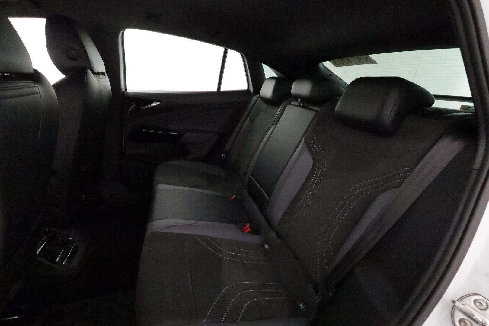VOLKSWAGEN ID.5 2022 Pro Performance 150 kW, akku 77 kWh **Adapt.vakkari / Lämpöpumppu / P.kamera / Koukku / Digimittaristo** - Akku kuntotarkastettu! / Kahdet renkaat aluvanteilla