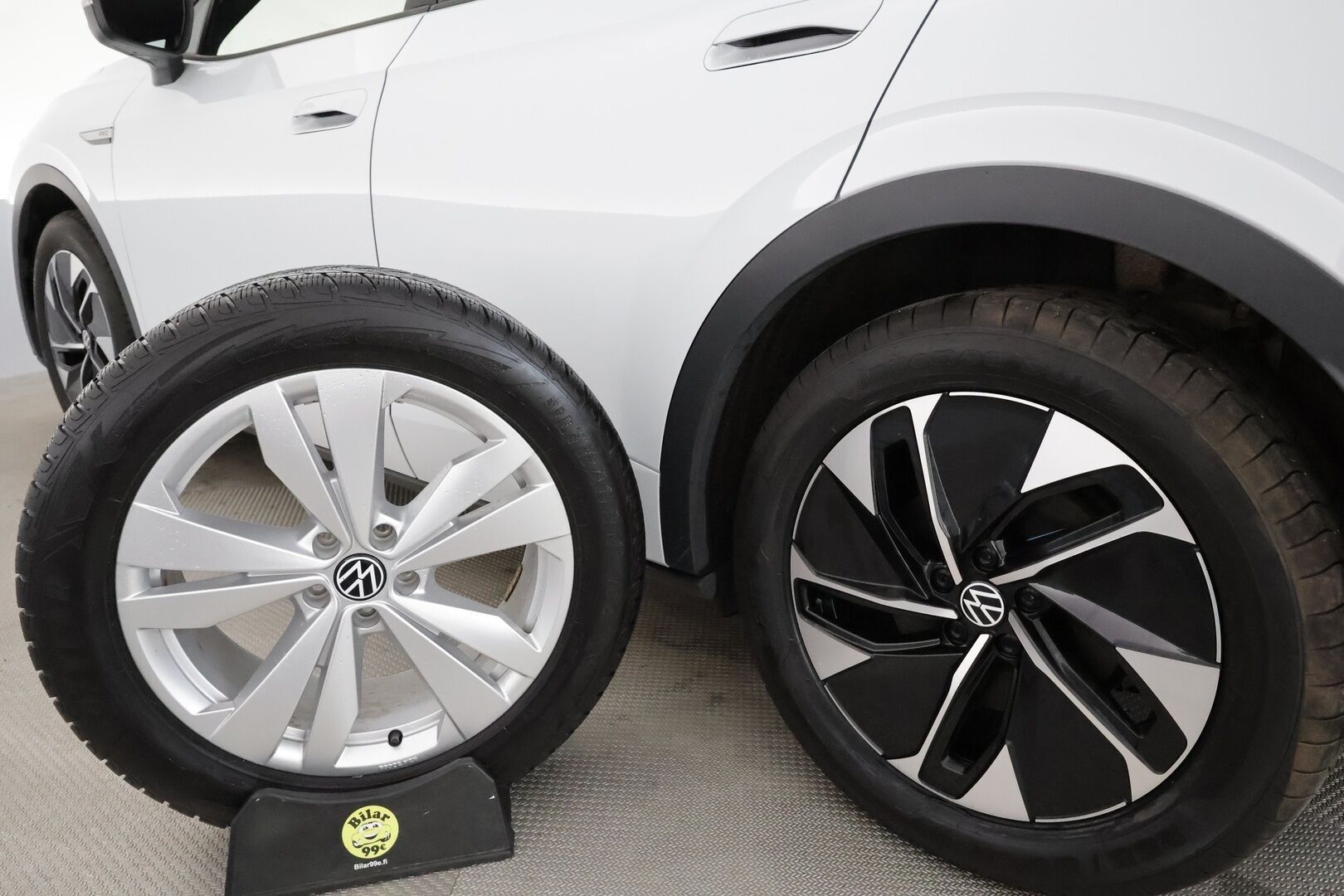 VOLKSWAGEN ID.5 2022 Pro Performance 150 kW, akku 77 kWh **Adapt.vakkari / Lämpöpumppu / P.kamera / Koukku / Digimittaristo** - Akku kuntotarkastettu! / Kahdet renkaat aluvanteilla