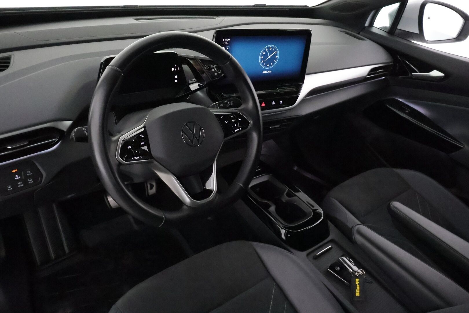 VOLKSWAGEN ID.5 2022 Pro Performance 150 kW, akku 77 kWh **Adapt.vakkari / Lämpöpumppu / P.kamera / Koukku / Digimittaristo** - 3,99 % KORKOTARJOUS TÄHÄN AUTOON - Akku kuntotarkastettu! / Kahdet renkaat aluvanteilla