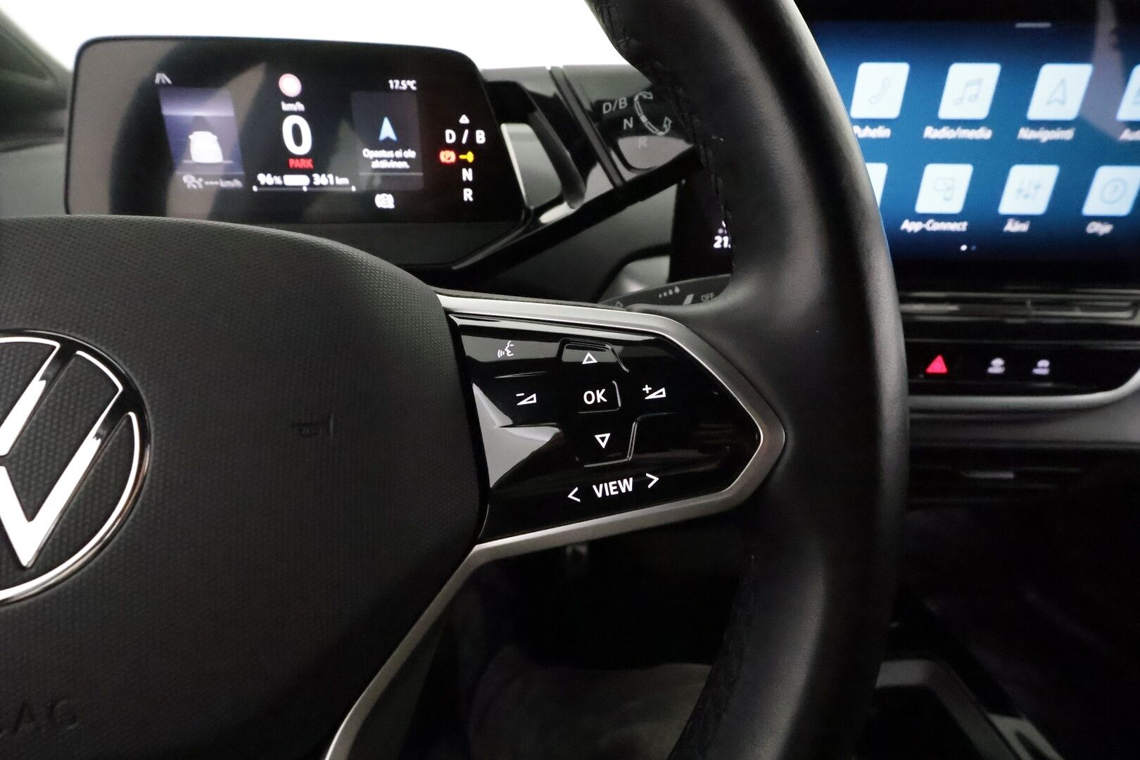 VOLKSWAGEN ID.5 2022 Pro Performance 150 kW, akku 77 kWh **Adapt.vakkari / Lämpöpumppu / P.kamera / Koukku / Digimittaristo** - Akku kuntotarkastettu! / Kahdet renkaat aluvanteilla