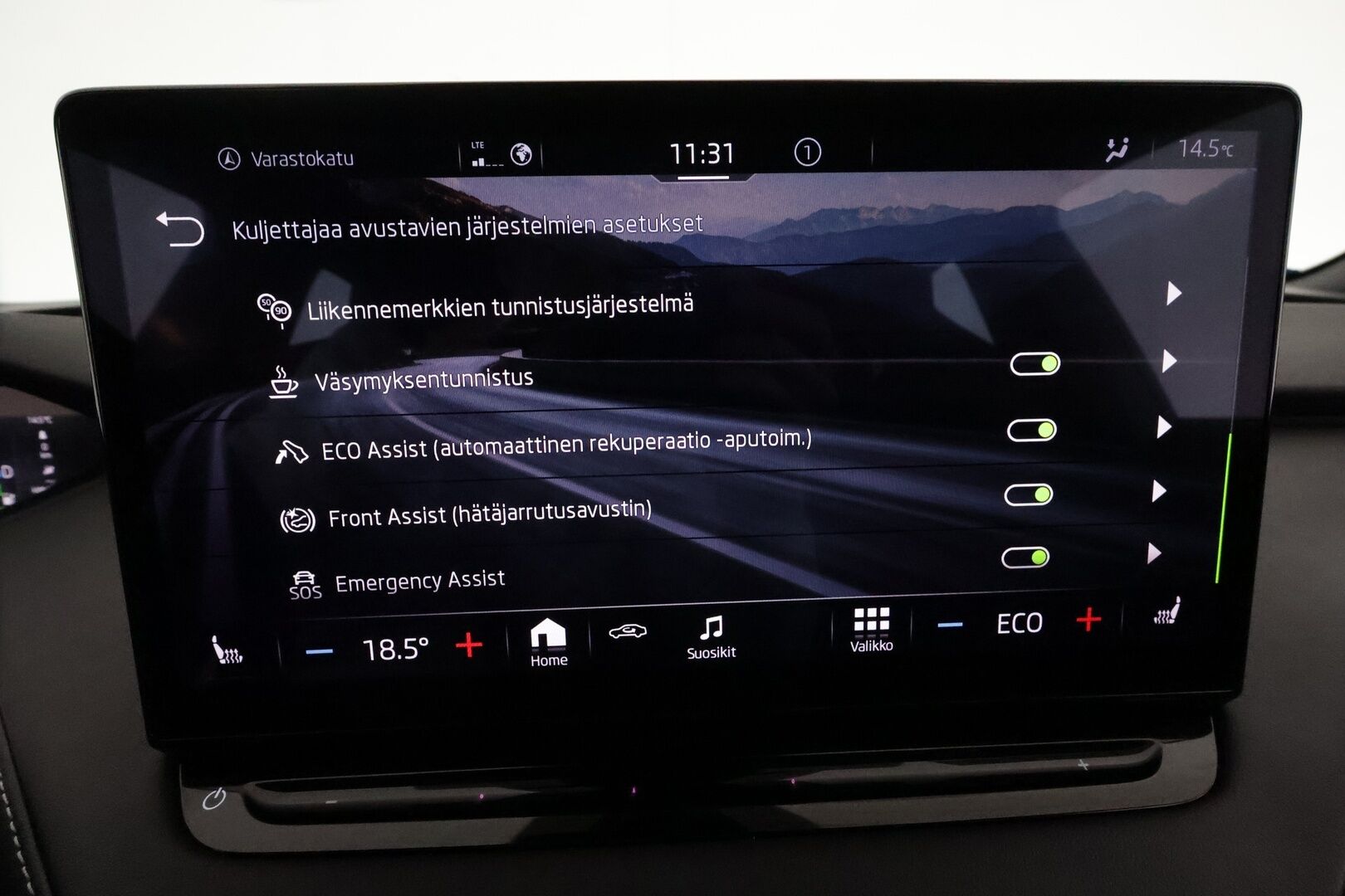 SKODA ENYAQ 2022 80 iV Sportline ** Muistipenkki / Matrix LED / Lämpöpumppu / Adapt.vakkari / Koukku / P.kamera / Sporttipenkit / Navi** - 3,99 % KORKOTARJOUS TÄHÄN AUTOON - Akku kuntotarkastettu! / KeylessGo / Merkkihuollettu / Nahka-Alcantara