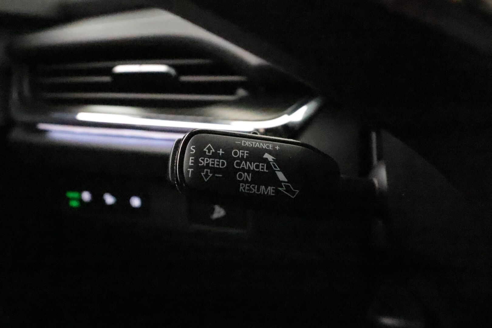 SKODA ENYAQ 2022 80 iV Sportline ** Muistipenkki / Matrix LED / Lämpöpumppu / Adapt.vakkari / Koukku / P.kamera / Sporttipenkit / Navi** - 3,99 % KORKOTARJOUS TÄHÄN AUTOON - Akku kuntotarkastettu! / KeylessGo / Merkkihuollettu / Nahka-Alcantara