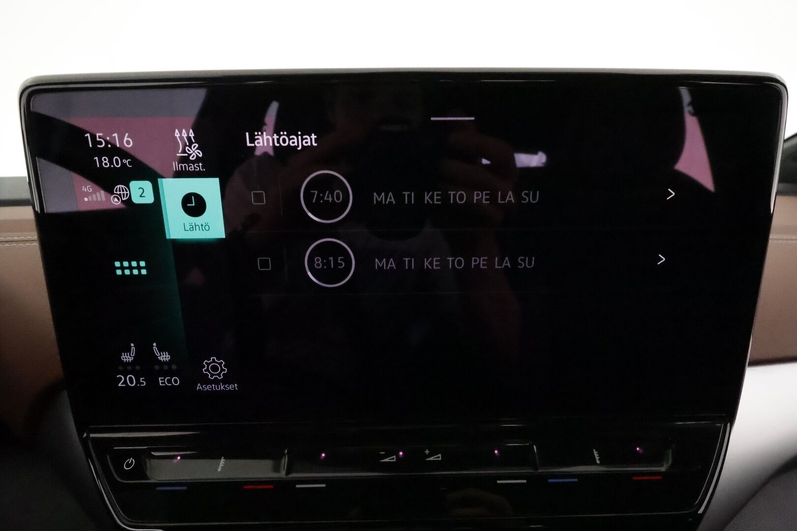 VOLKSWAGEN ID.5 2022 Pro Performance 150 kW, akku 77 kWh **Adapt.vakkari / Lämpöpumppu / Koukku / Ratinlämmitin / P.tutkat** - 3,99 % KORKOTARJOUS TÄHÄN AUTOON - Kahdet renkaat aluvanteilla / Merkkihuollettu