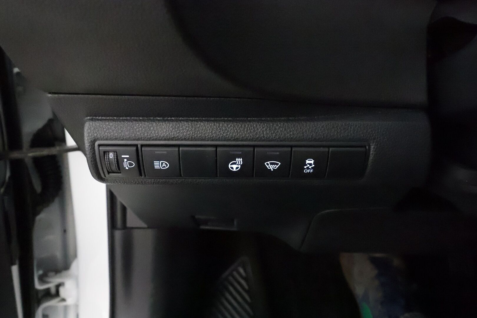 TOYOTA COROLLA 2022 Touring Sports 1,8 Hybrid GR Sport **Adapt.vakkari / P.kamera / Digimittaristo / Sporttipenkit / Ratinlämmitin / Navi** - Merkkihuollettu / Kahdet renkaat aluvanteilla / Kattotelineet / Puolinahat