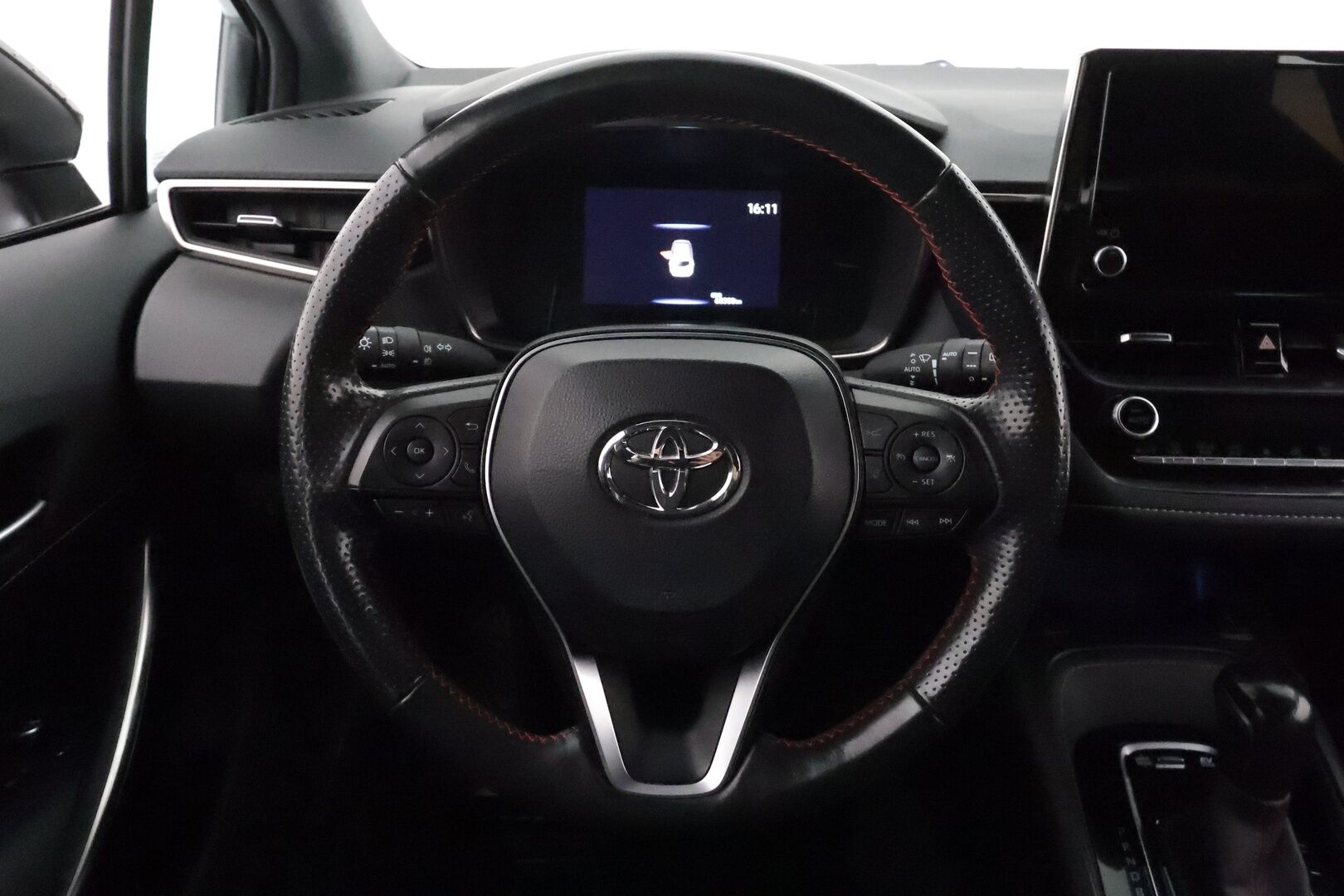 TOYOTA COROLLA 2022 Touring Sports 1,8 Hybrid GR Sport **Adapt.vakkari / P.kamera / Digimittaristo / Sporttipenkit / Ratinlämmitin / Navi** - Merkkihuollettu / Kahdet renkaat aluvanteilla / Kattotelineet / Puolinahat