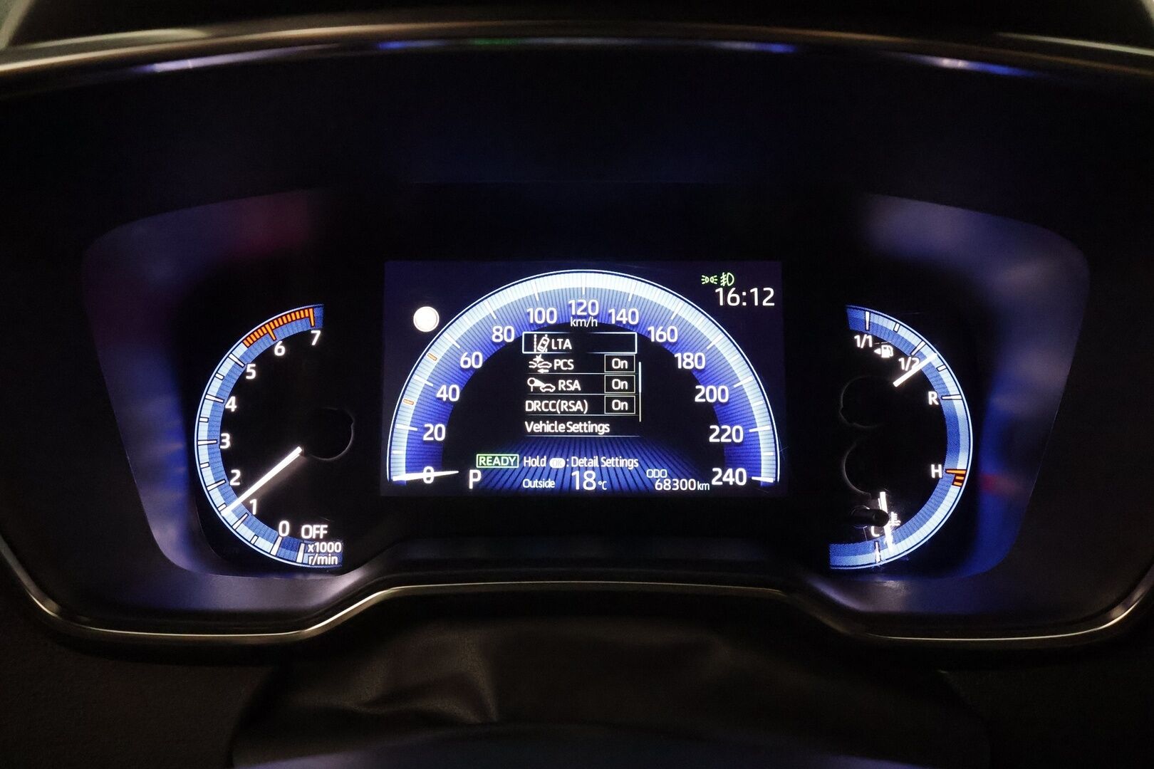 TOYOTA COROLLA 2022 Touring Sports 1,8 Hybrid GR Sport **Adapt.vakkari / P.kamera / Digimittaristo / Sporttipenkit / Ratinlämmitin / Navi** - Merkkihuollettu / Kahdet renkaat aluvanteilla / Kattotelineet / Puolinahat