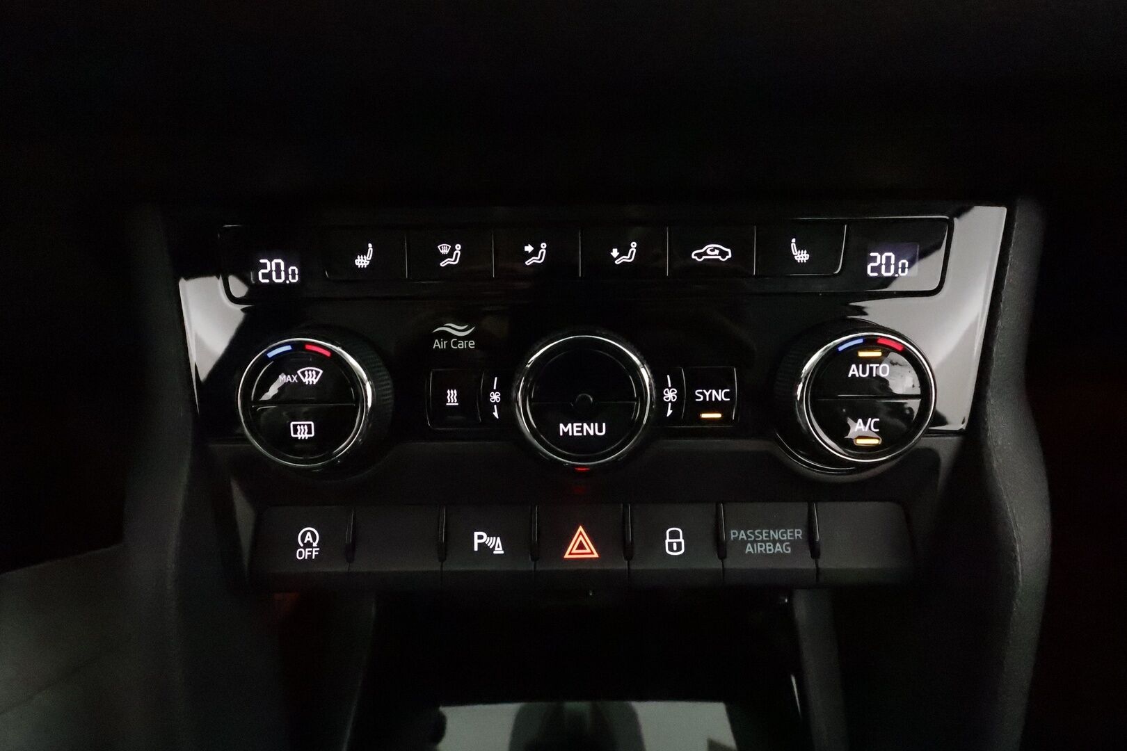 SKODA KODIAQ 2022 2.0 TDI 200 4x4 Style DSG Autom. - 3,99 % KORKOTARJOUS TÄHÄN AUTOON 31.8. ASTI! - Webasto / Adapt.Vakkari / Matrix LED / Vetokoukku / Peruutuskamera / Canton Premium Sound / Keyless / ALV / Supervarusteet!