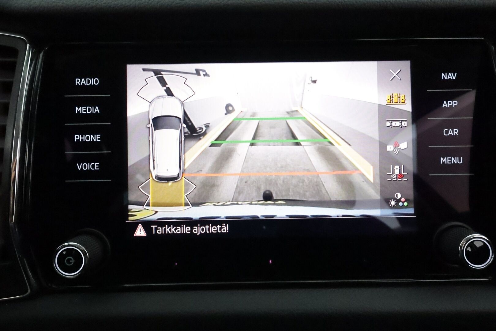 SKODA KODIAQ 2022 2.0 TDI 200 4x4 Style DSG Autom. - 3,99 % KORKOTARJOUS TÄHÄN AUTOON 31.8. ASTI! - Webasto / Adapt.Vakkari / Matrix LED / Vetokoukku / Peruutuskamera / Canton Premium Sound / Keyless / ALV / Supervarusteet!