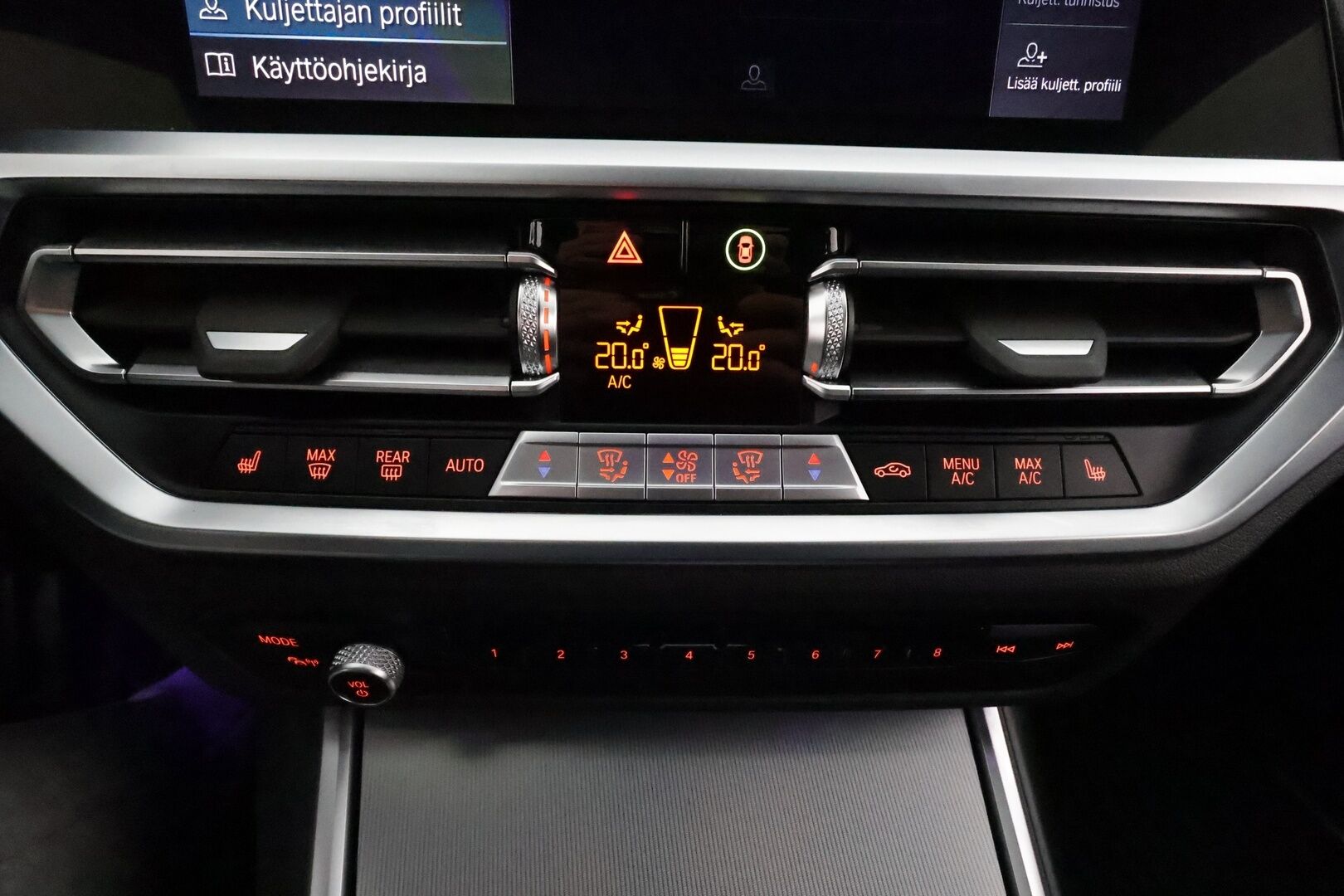 BMW 330E 2022 G21 Xdrive Steptronic M-Sport **LED-valot / HiFi / P.kamera / Sporttipenkit / Navi / Kaistavahti / Digimittaristo** - 3,99 % KORKOTARJOUS TÄHÄN AUTOON - 2x Latauskaapelit / Kahdet Renkaat
