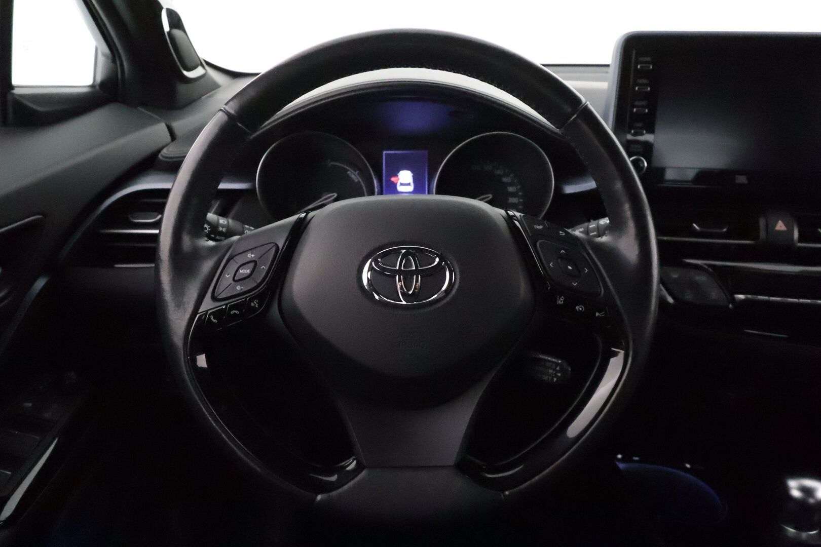 TOYOTA C-HR 2020 1.8 Hybrid X-Edition **Adapt.vakkari / JBL / P.kamera / LED / Ratinlämmitin / KeylessGo** - Kahdet renkaat aluvanteilla