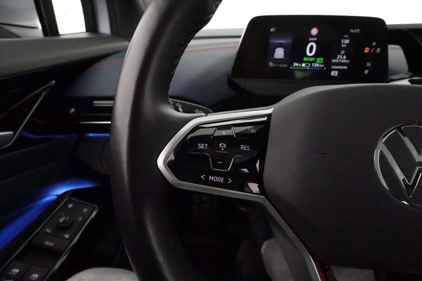 VOLKSWAGEN ID.5 2022 GTX Dual Motor AWD 77kWh *Lasikatto / ILP / Koukku / Acc / Matrix-LED / Kamera / Navi* - 3,99 % KORKOTARJOUS TÄHÄN AUTOON - Merkkihuollettu / Kahdet Renkaat & Vanteet / Alv / Seuraava huolto 9/2026
