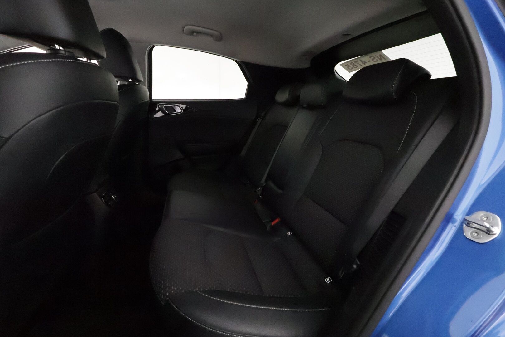 KIA XCEED 2021 1,6 GDI Plug-In Hybrid Business Premium DCT **Adapt.vakkari / P.kamera / Digimittaristo / Ratinlämmitin / LED** - Kahdet renkaat aluvanteilla 