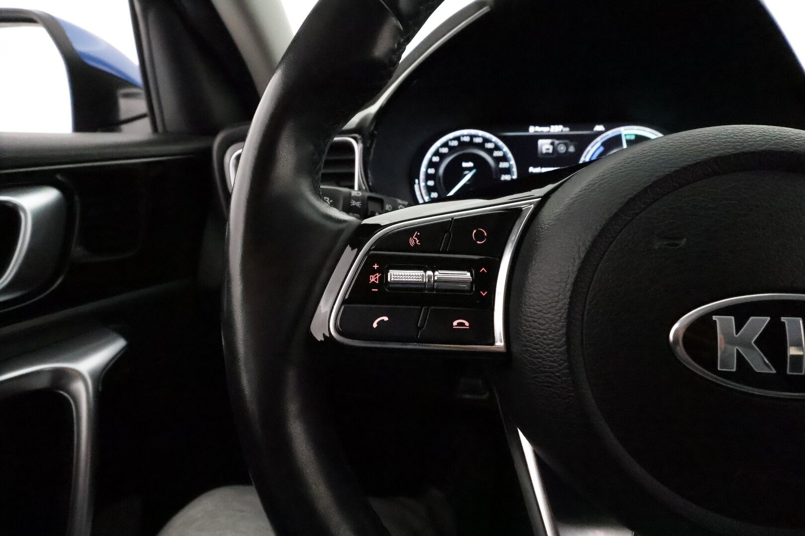 KIA XCEED 2021 1,6 GDI Plug-In Hybrid Business Premium DCT **Adapt.vakkari / P.kamera / Digimittaristo / Ratinlämmitin / LED** - Kahdet renkaat aluvanteilla 
