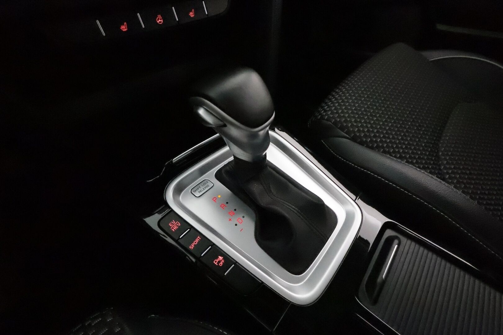 KIA XCEED 2021 1,6 GDI Plug-In Hybrid Business Premium DCT **Adapt.vakkari / P.kamera / Digimittaristo / Ratinlämmitin / LED** - Kahdet renkaat aluvanteilla 