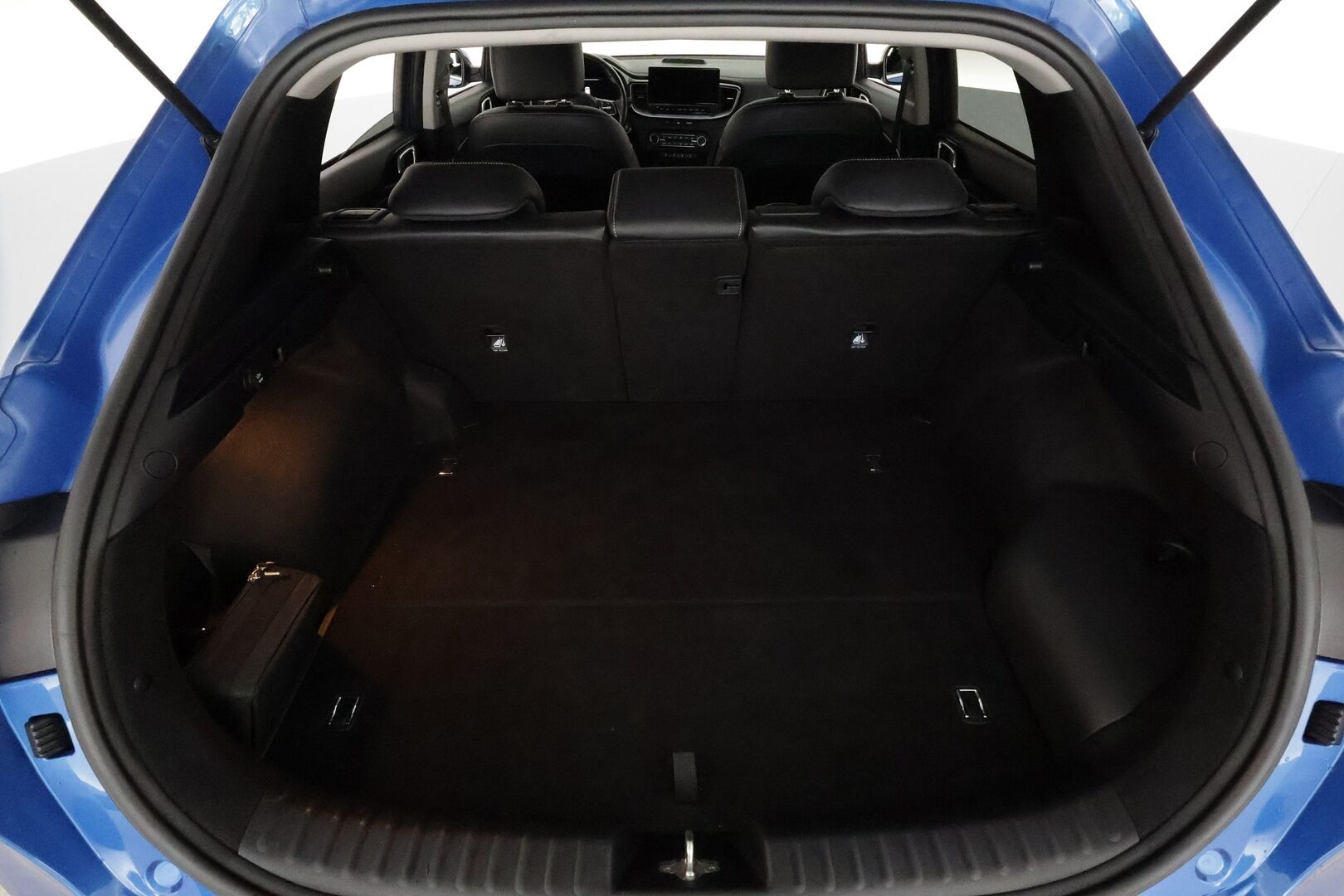 KIA XCEED 2021 1,6 GDI Plug-In Hybrid Business Premium DCT **Adapt.vakkari / P.kamera / Digimittaristo / Ratinlämmitin / LED** - Kahdet renkaat aluvanteilla 