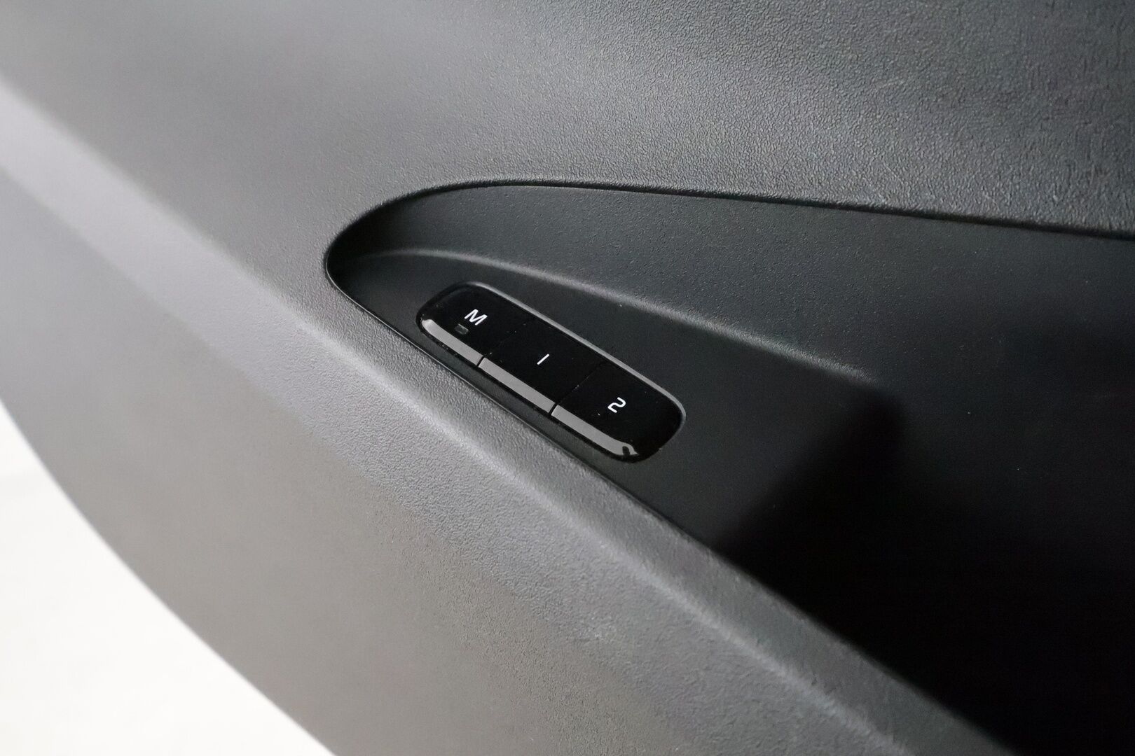 POLESTAR 2 2022 Long Range Dual Motor **Lämpöpumppu / Adapt.vakkari / H&K / Pilot&Plus / Muistipenkki / Pixel LED / Lasikatto / Koukku** - Kahdet renkaat aluvanteilla / Merkkihuollettu