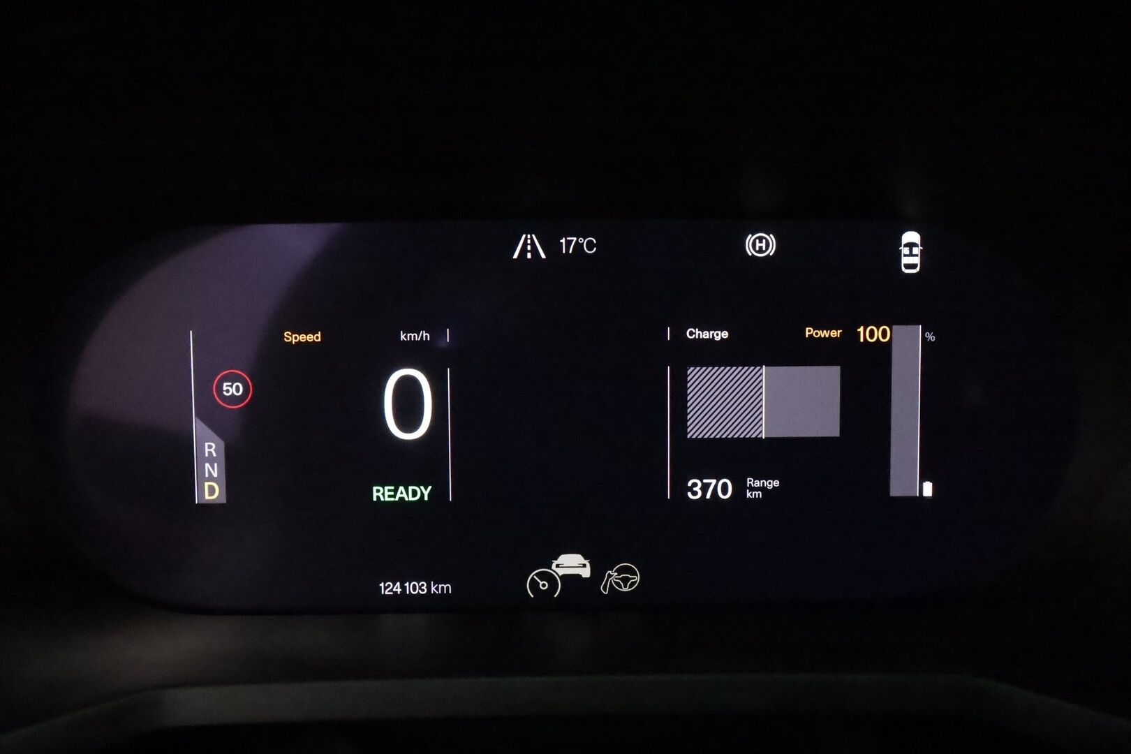 POLESTAR 2 2022 Long Range Dual Motor **Lämpöpumppu / Adapt.vakkari / H&K / Pilot&Plus / Muistipenkki / Pixel LED / Lasikatto / Koukku** - Kahdet renkaat aluvanteilla / Merkkihuollettu