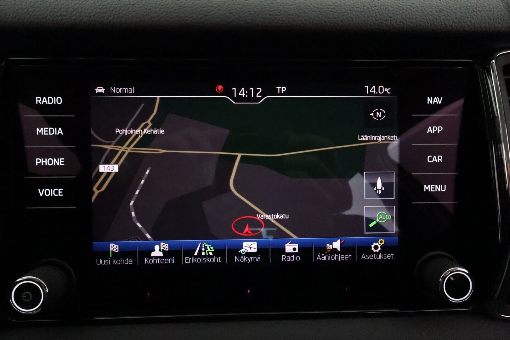 SKODA KODIAQ 2020 2.0 TSI 4x4 BusinessLine *Webasto / Koukku / Canton / ACC / LED-valot / P.kamera / Navi / Keyless* - 3,99 % KORKOTARJOUS TÄHÄN AUTOON - Merkkihuollettu / Kahdet renkaat alumiinivanteilla