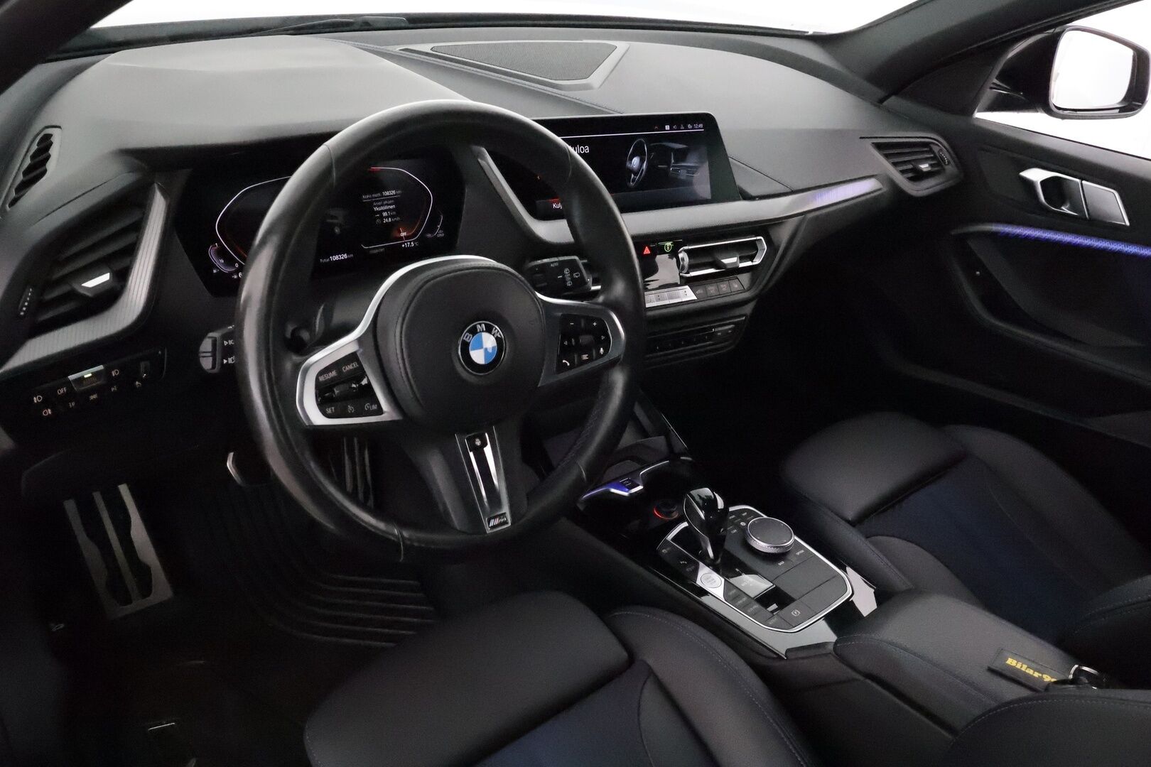 BMW 118 2020 F40 Hatchback 118i A Business M-Sport **LED-valot / Sporttipenkit / HiFi / P.Tutkat / Navi / Kaistavahti** - Digimittaristo / CarPlay / 2x vanteet