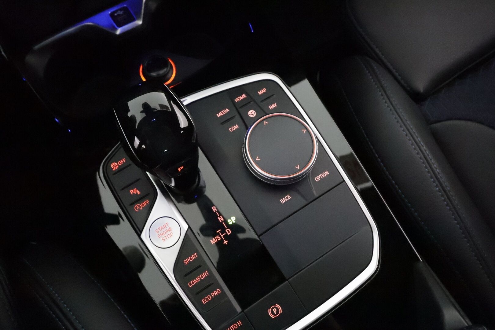 BMW 118 2020 F40 Hatchback 118i A Business M-Sport **LED-valot / Sporttipenkit / HiFi / P.Tutkat / Navi / Kaistavahti** - Digimittaristo / CarPlay / 2x vanteet