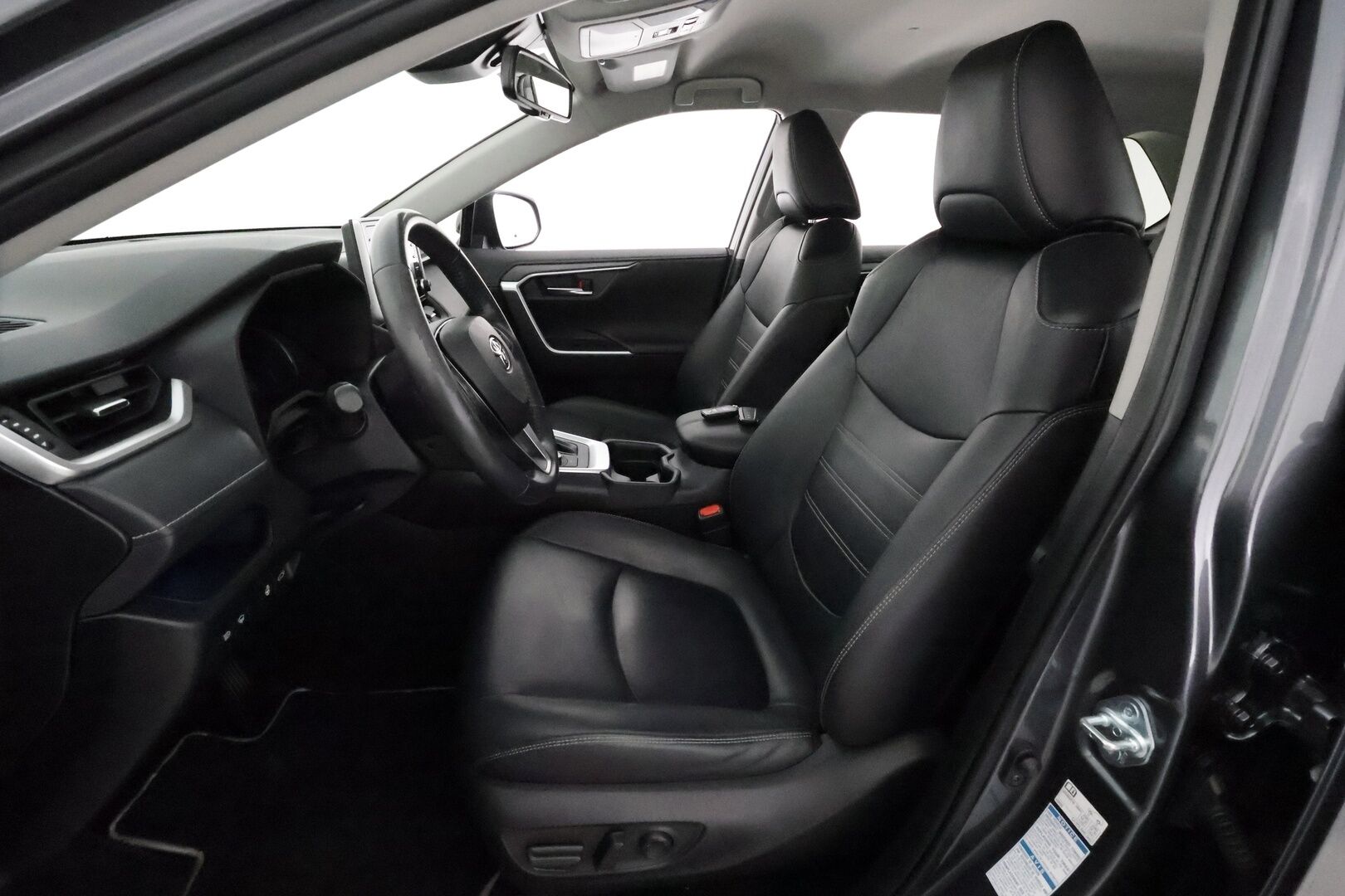 TOYOTA RAV4 2021 Hybrid 2,5 AWD-i Premium **Adapt.vakkari / Koukku / P.kamera / KeylessGo / Ratinlämmitin / Muistipenkki** - Nahkapenkit / Kahdet renkaat aluvanteilla