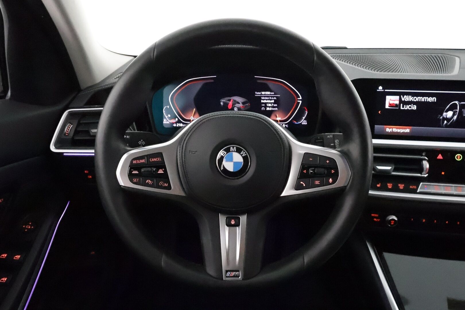 BMW 320 2021 G21 Touring 320d A xDrive Luxury Line **Webasto / Koukku / Adapt.Vakkari / LED-valot / P.Kamera / Muistipenkki / Navi** - Talvivarusteet ja neliveto / M-sport ratti / 2x Renkaat / Nahkapenkit /  2x Avain 