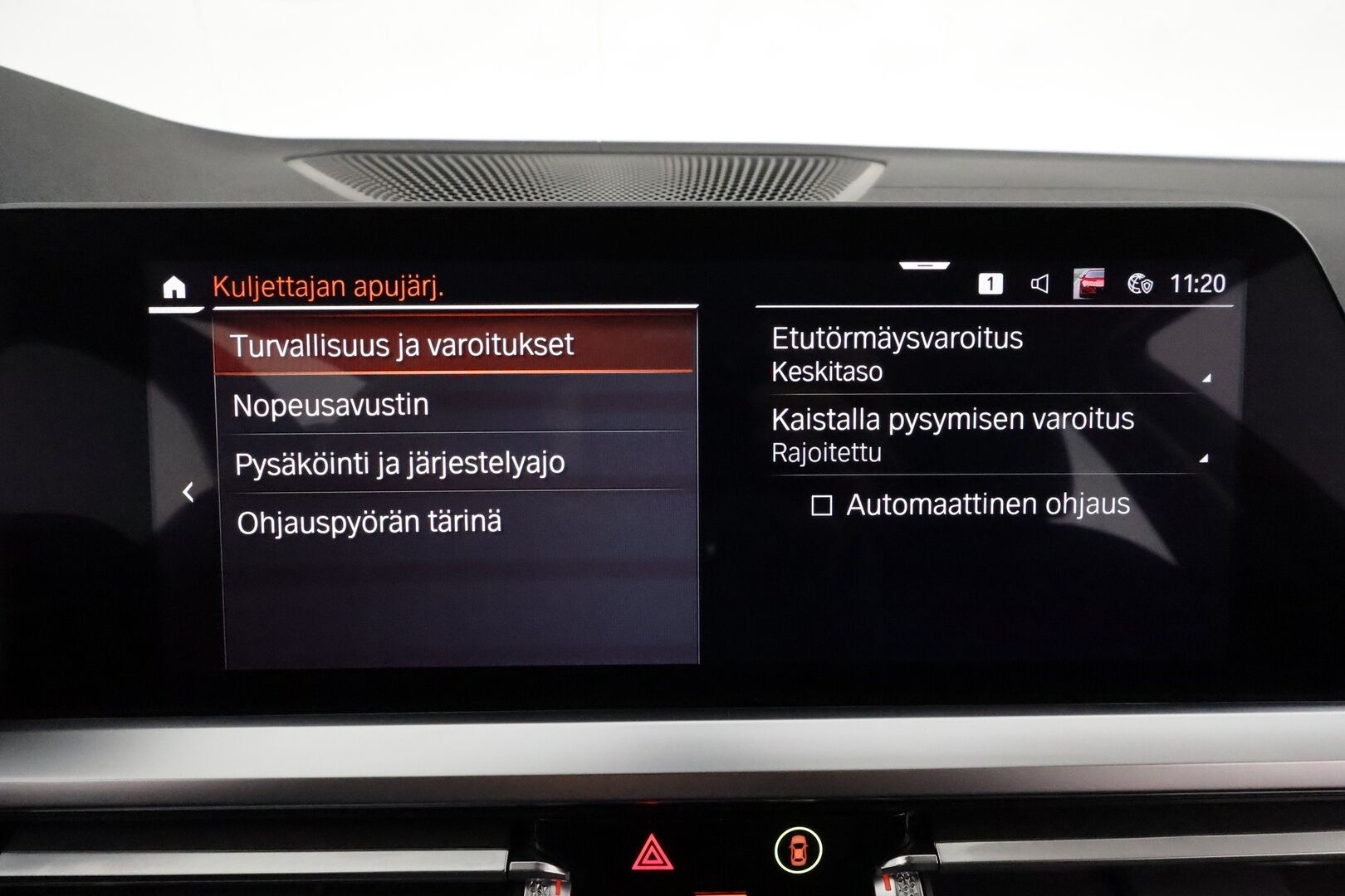 BMW 320 2021 G21 Touring 320d A xDrive Luxury Line **Webasto / Koukku / Adapt.Vakkari / LED-valot / P.Kamera / Muistipenkki / Navi** - Kahdet Renkaat