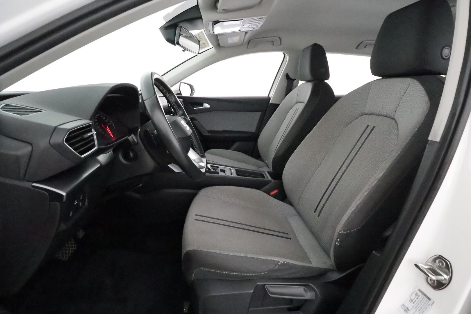 SEAT LEON SPORTSTOURER 2022 2.0TDI 4Drive DSG 150hv **LED-valot / P.kamera / Sisätilanlämmitin / Kaistavahti / Apple&Android**