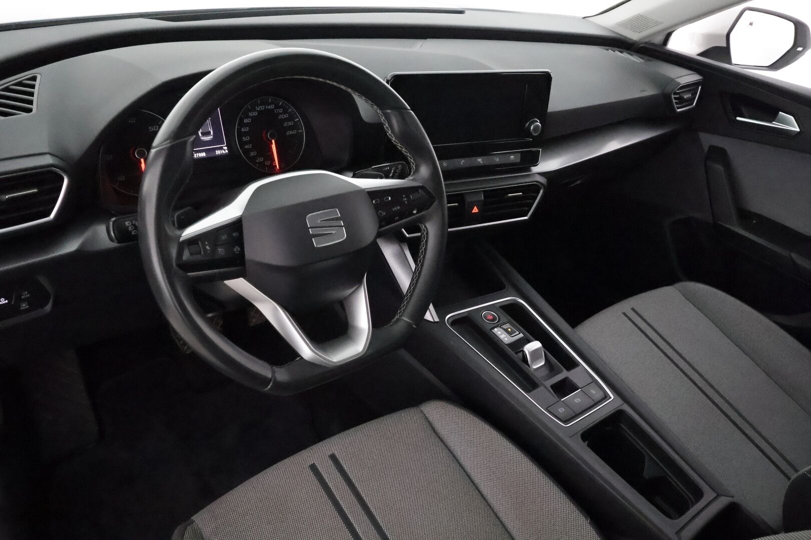 SEAT LEON SPORTSTOURER 2022 2.0TDI 4Drive DSG 150hv **LED-valot / P.kamera / Sisätilanlämmitin / Kaistavahti / Apple&Android**