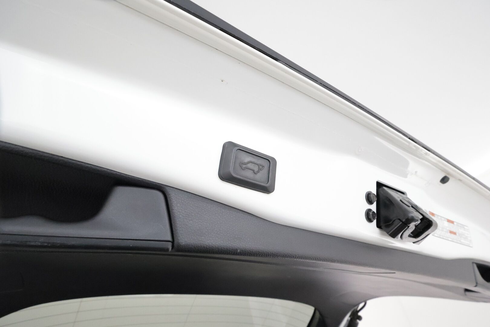 TOYOTA RAV4 PLUG-IN 2021 Hybrid 2,5 AWD-i Style *Acc / Sähköpenkki / Koukku / Kamera / Keyless / Sähköluukku / Puolinahat* - 3,99 % KORKOTARJOUS TÄHÄN AUTOON 31.8. ASTI! - Kahdet renkaat alumiinivanteilla / Alv-vähennyskelpoinen / Molemmat laturit