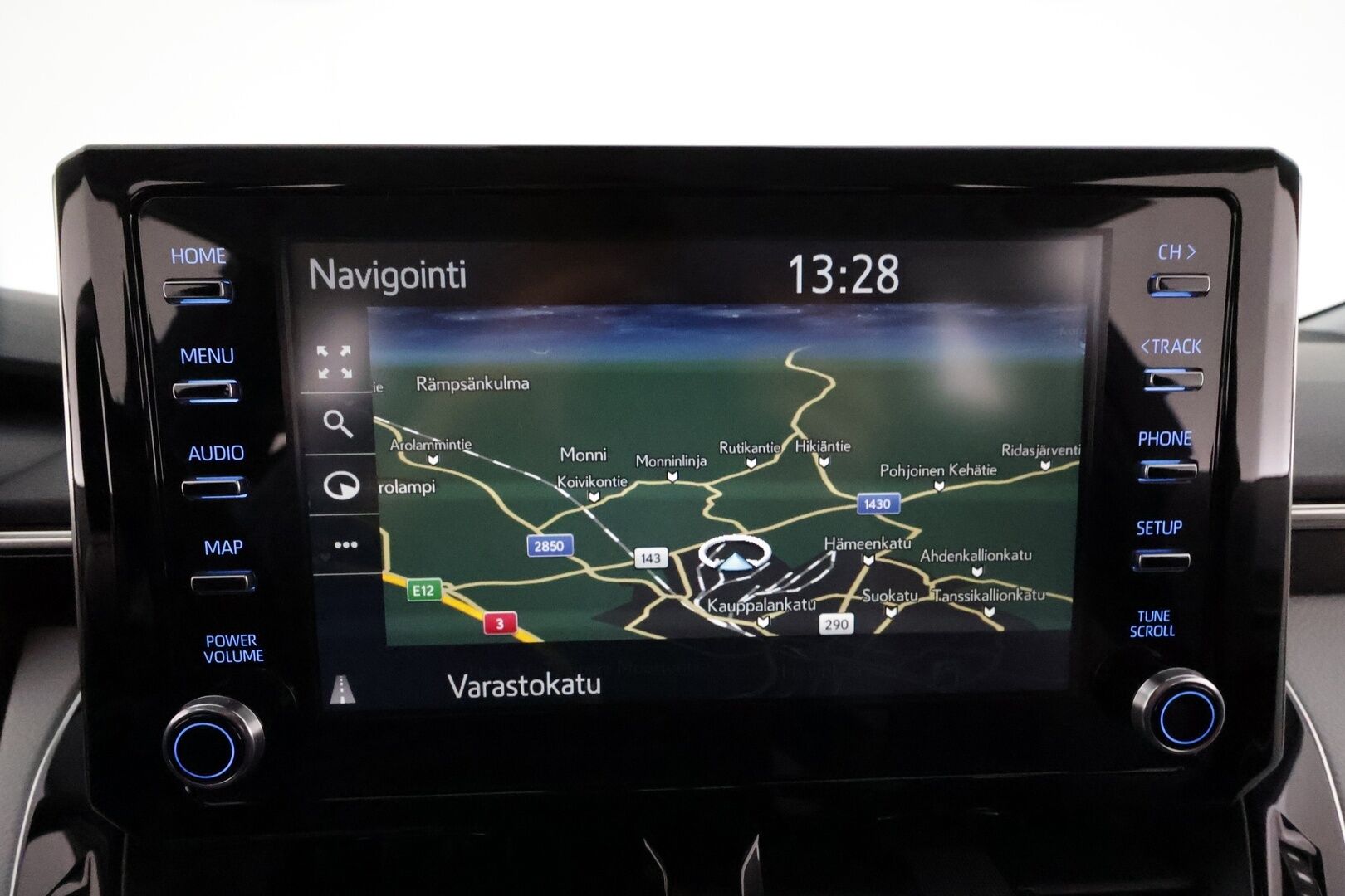 TOYOTA COROLLA 2022 2.0 TS Hybrid Business Edition **Adapt.vakkari / Koukku / P.kamera / Navi / Ratinlämmitin / LED** - Merkkihuollettu / Kahdet renkaat aluvanteilla 