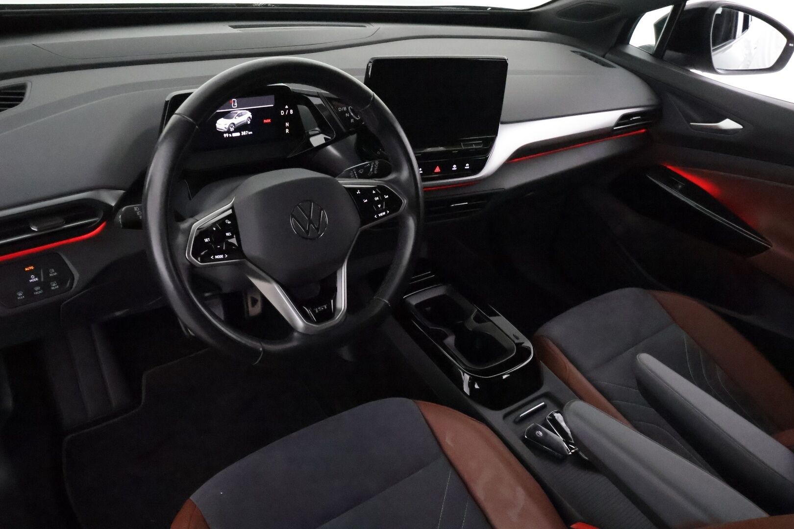 VOLKSWAGEN ID.4 2021 150kW Pro Performance **Lämpöpumppu / Koukku / Adapt.Vakkari / LED-valot / P.kamera / Navi / Kaistavahti** - Akku kuntotarkastettu! / Kahdet Renkaat