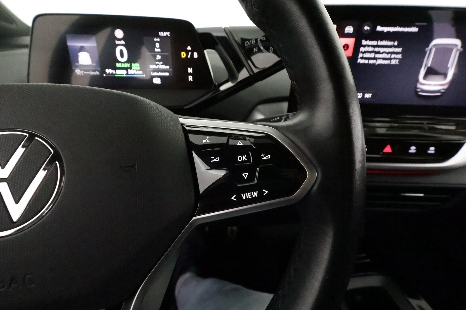 VOLKSWAGEN ID.4 2021 150kW Pro Performance **Lämpöpumppu / Koukku / Adapt.Vakkari / LED-valot / P.kamera / Navi / Kaistavahti** - Akku kuntotarkastettu! / Kahdet Renkaat