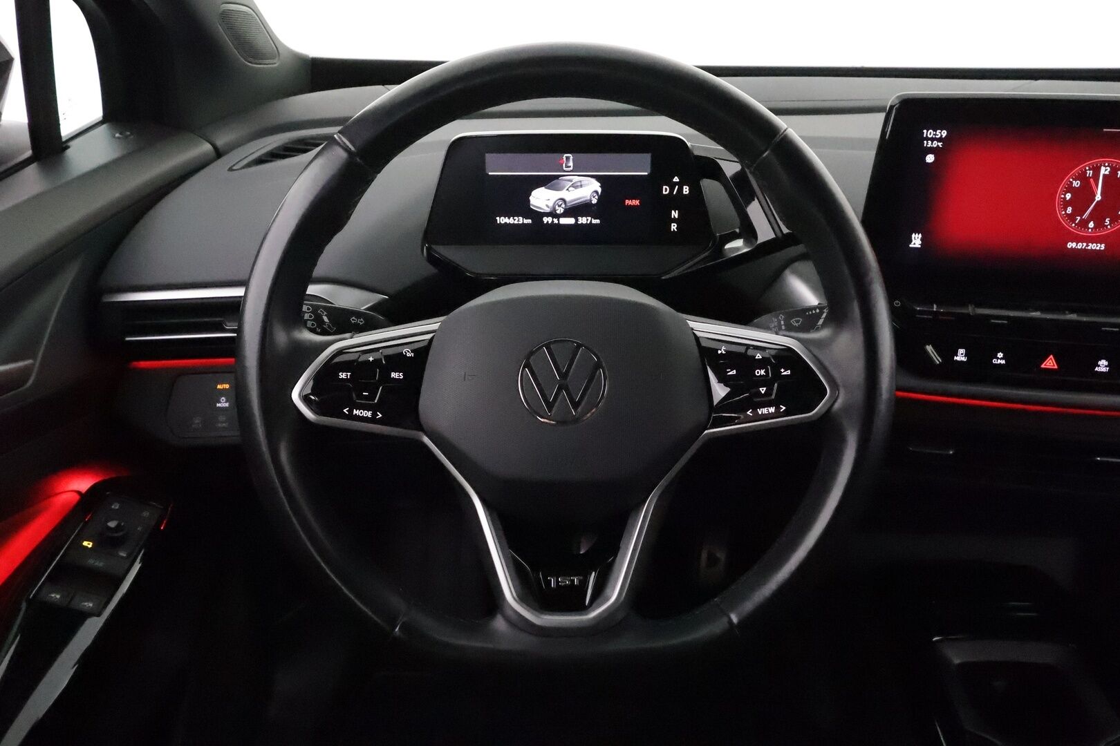VOLKSWAGEN ID.4 2021 150kW Pro Performance **Lämpöpumppu / Koukku / Adapt.Vakkari / LED-valot / P.kamera / Navi / Kaistavahti** - Akku kuntotarkastettu! / Kahdet Renkaat