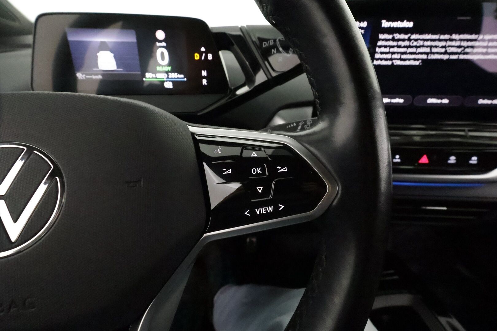 VOLKSWAGEN ID.4 2021 Pro Performance 150kW 1st **Lämpöpumppu / Koukku / Adapt.Vakkari / LED-valot / P.kamera / Navi / Kaistavahti** - Kahdet Renkaat 