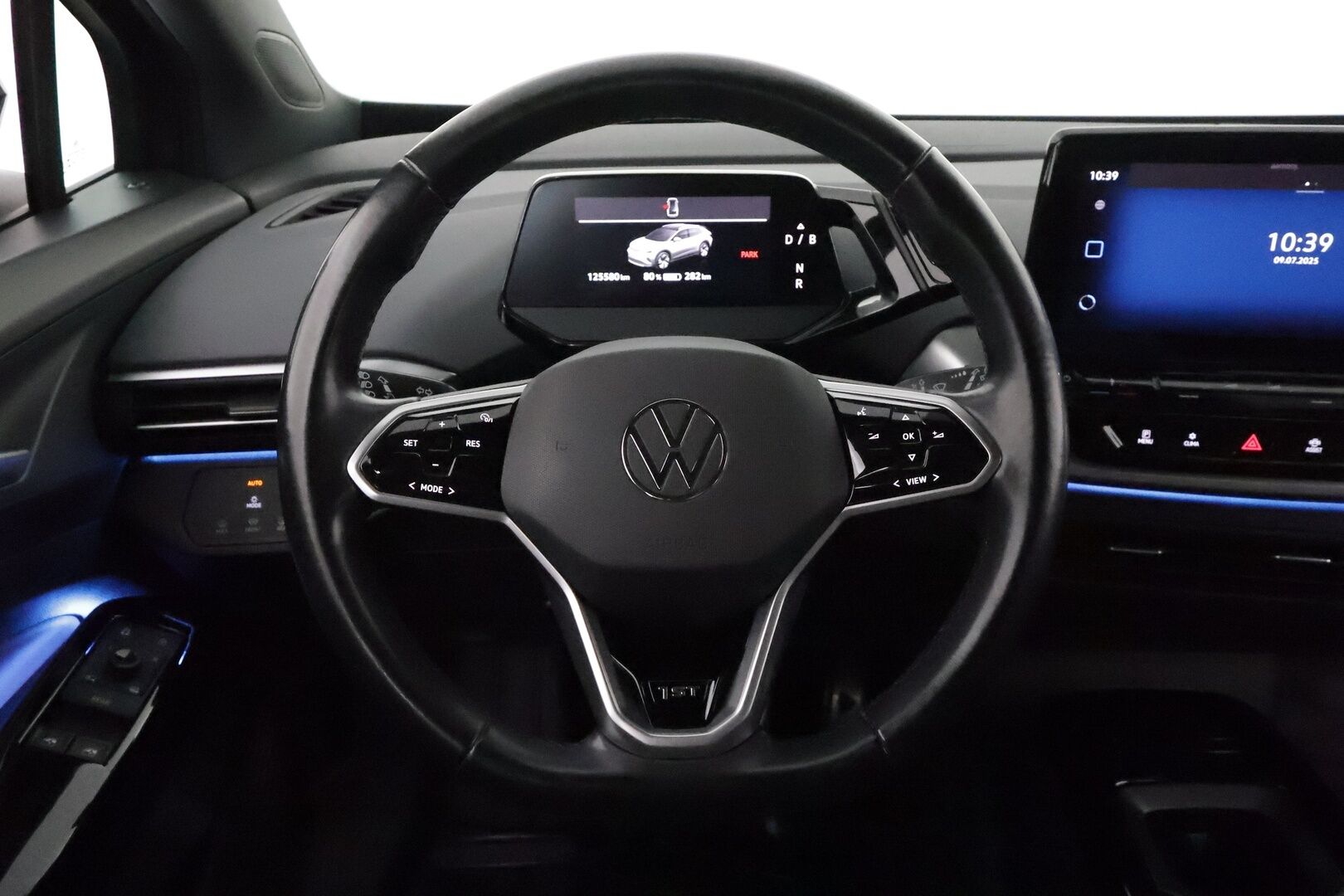 VOLKSWAGEN ID.4 2021 Pro Performance 150kW 1st **Lämpöpumppu / Koukku / Adapt.Vakkari / LED-valot / P.kamera / Navi / Kaistavahti** - Kahdet Renkaat 