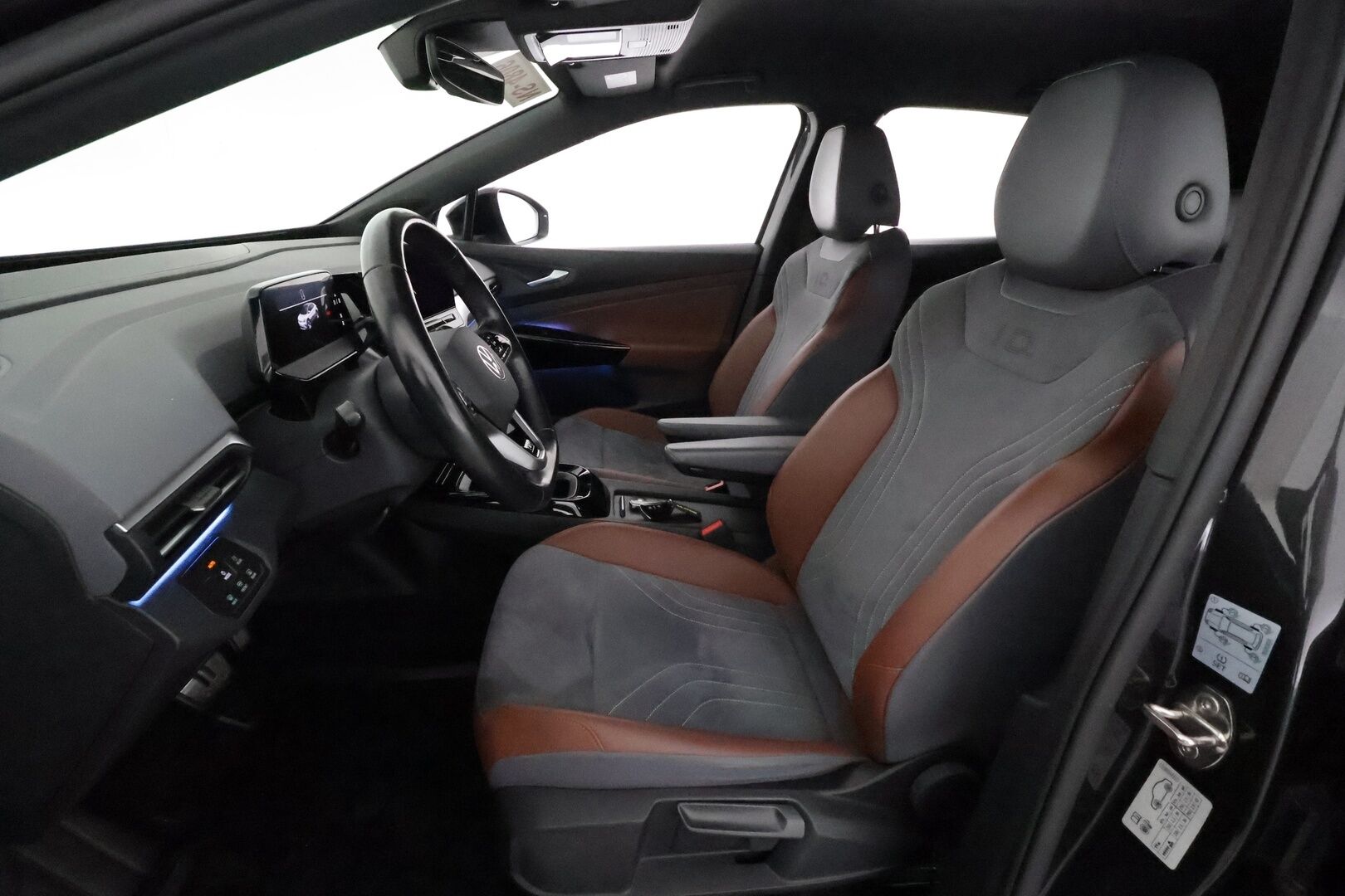 VOLKSWAGEN ID.4 2021 Pro Performance 150kW 1st **Lämpöpumppu / Koukku / Adapt.Vakkari / LED-valot / P.kamera / Navi / Kaistavahti** - Kahdet Renkaat 