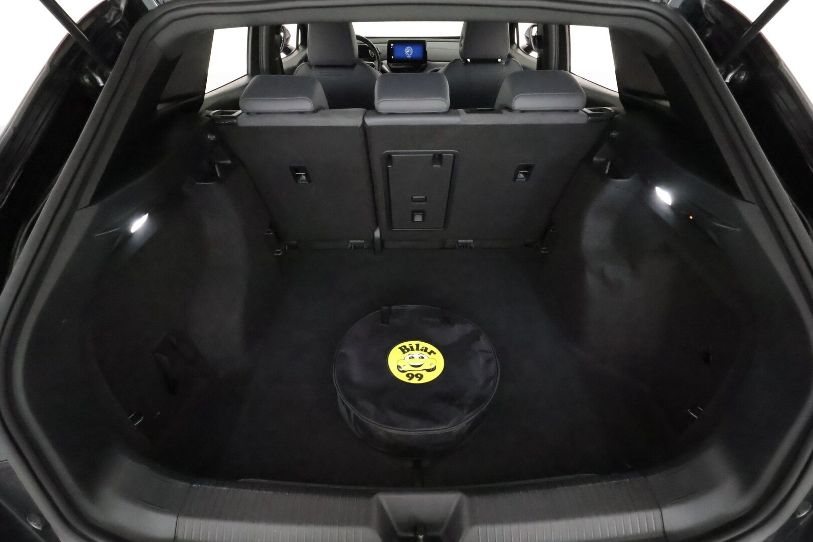 VOLKSWAGEN ID.4 2021 Pro Performance 150kW 1st **Lämpöpumppu / Koukku / Adapt.Vakkari / LED-valot / P.kamera / Navi / Kaistavahti** - Kahdet Renkaat 