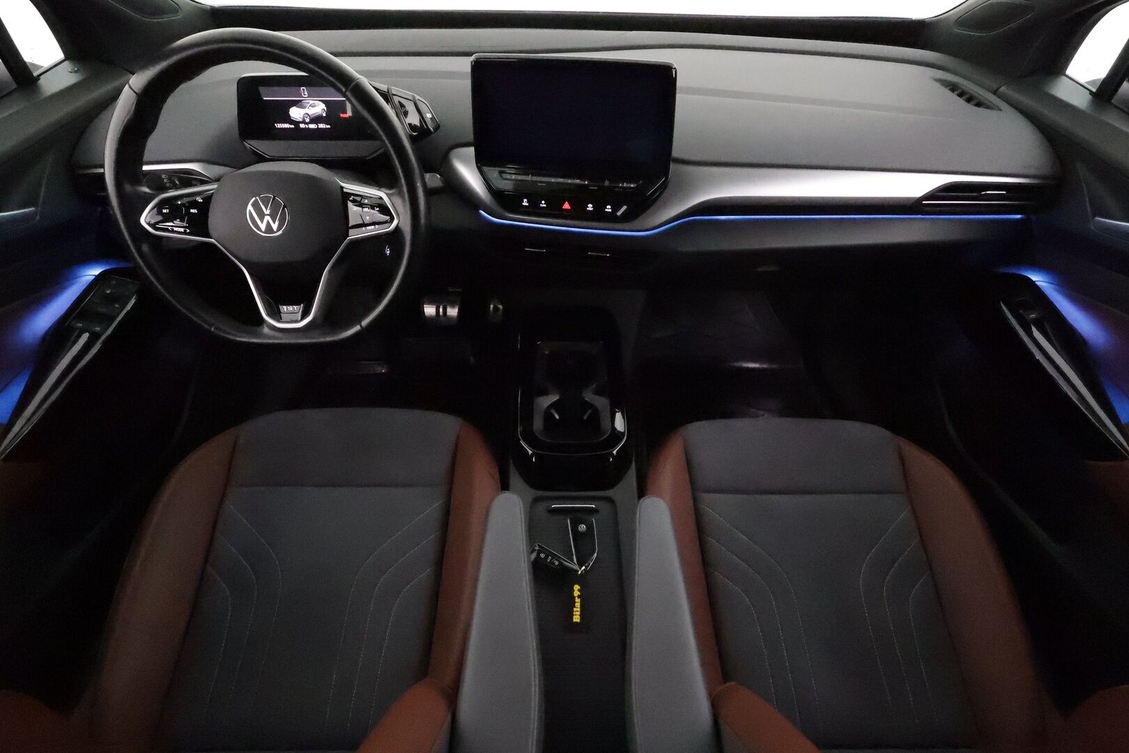 VOLKSWAGEN ID.4 2021 Pro Performance 150kW 1st **Lämpöpumppu / Koukku / Adapt.Vakkari / LED-valot / P.kamera / Navi / Kaistavahti** - Kahdet Renkaat 