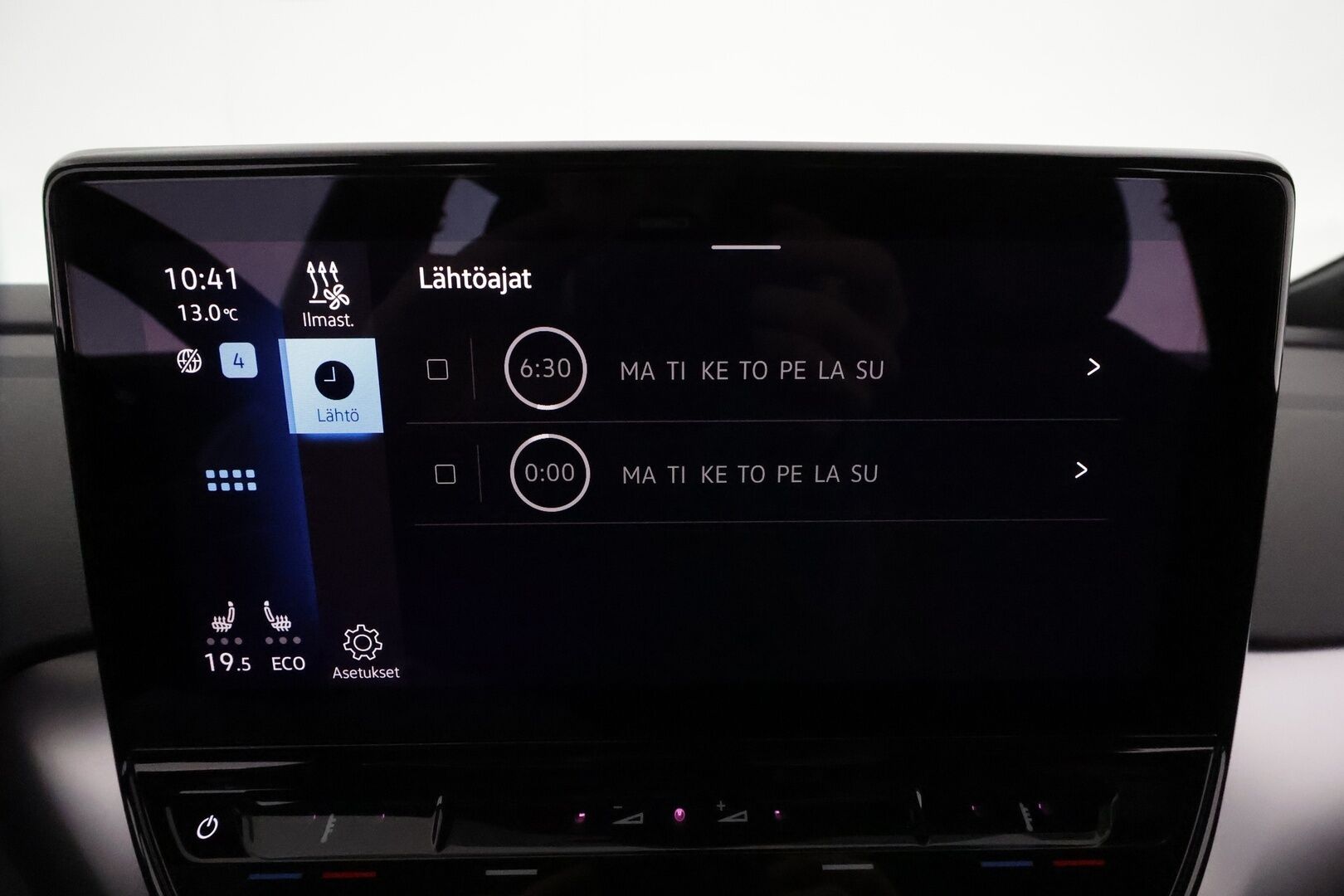 VOLKSWAGEN ID.4 2021 Pro Performance 150kW 1st **Lämpöpumppu / Koukku / Adapt.Vakkari / LED-valot / P.kamera / Navi / Kaistavahti** - Kahdet Renkaat 