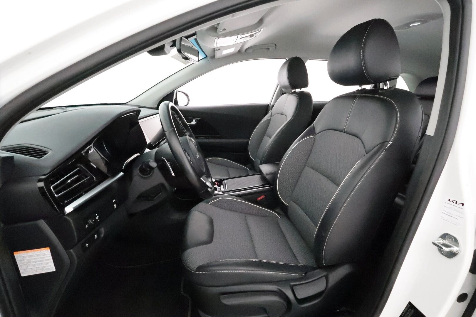 KIA NIRO 2022 Vision 39 kWh  **Adapt.vakkari / Digimittaristo / P.kamera / Puolinahat / KeylessGo / Navi** - Akku kuntotarkastettu / Merkkihuollettu