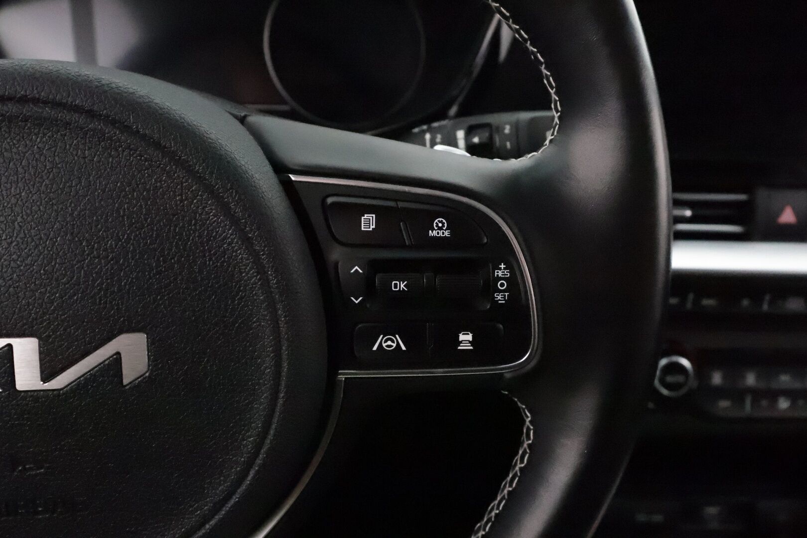 KIA NIRO 2022 Vision 39 kWh  **Adapt.vakkari / Digimittaristo / P.kamera / Puolinahat / KeylessGo / Navi** - Akku kuntotarkastettu / Merkkihuollettu
