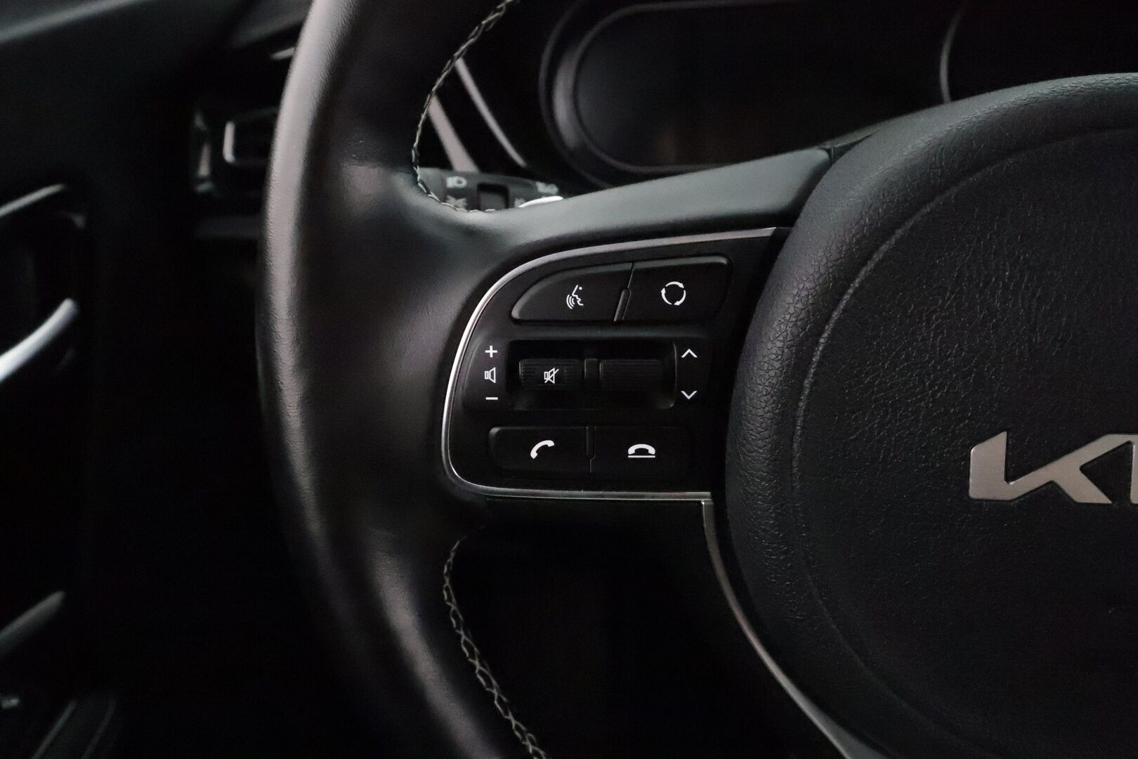 KIA NIRO 2022 Vision 39 kWh  **Adapt.vakkari / Digimittaristo / P.kamera / Puolinahat / KeylessGo / Navi** - Akku kuntotarkastettu / Merkkihuollettu