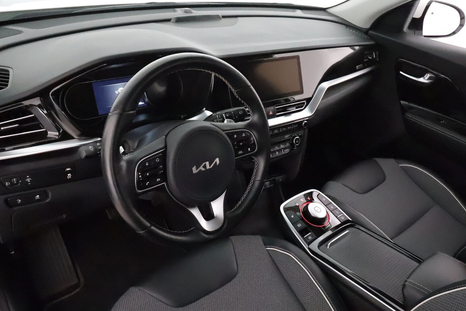 KIA NIRO 2022 Vision 39 kWh  **Adapt.vakkari / Digimittaristo / P.kamera / Puolinahat / KeylessGo / Navi** - Akku kuntotarkastettu / Merkkihuollettu