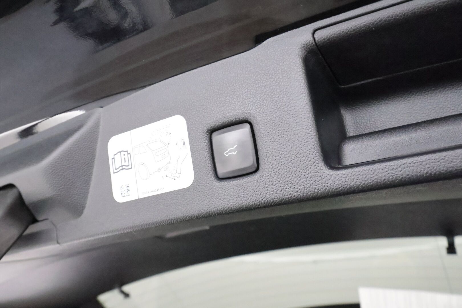 FORD KUGA 2021 2.5 PLug-in hybrid ST-Line X * Adapt.vakkari / P.kamera / Koukku / LED / Navi / KeylessGo * - Nahka-Alcantara / Sähköpenkki